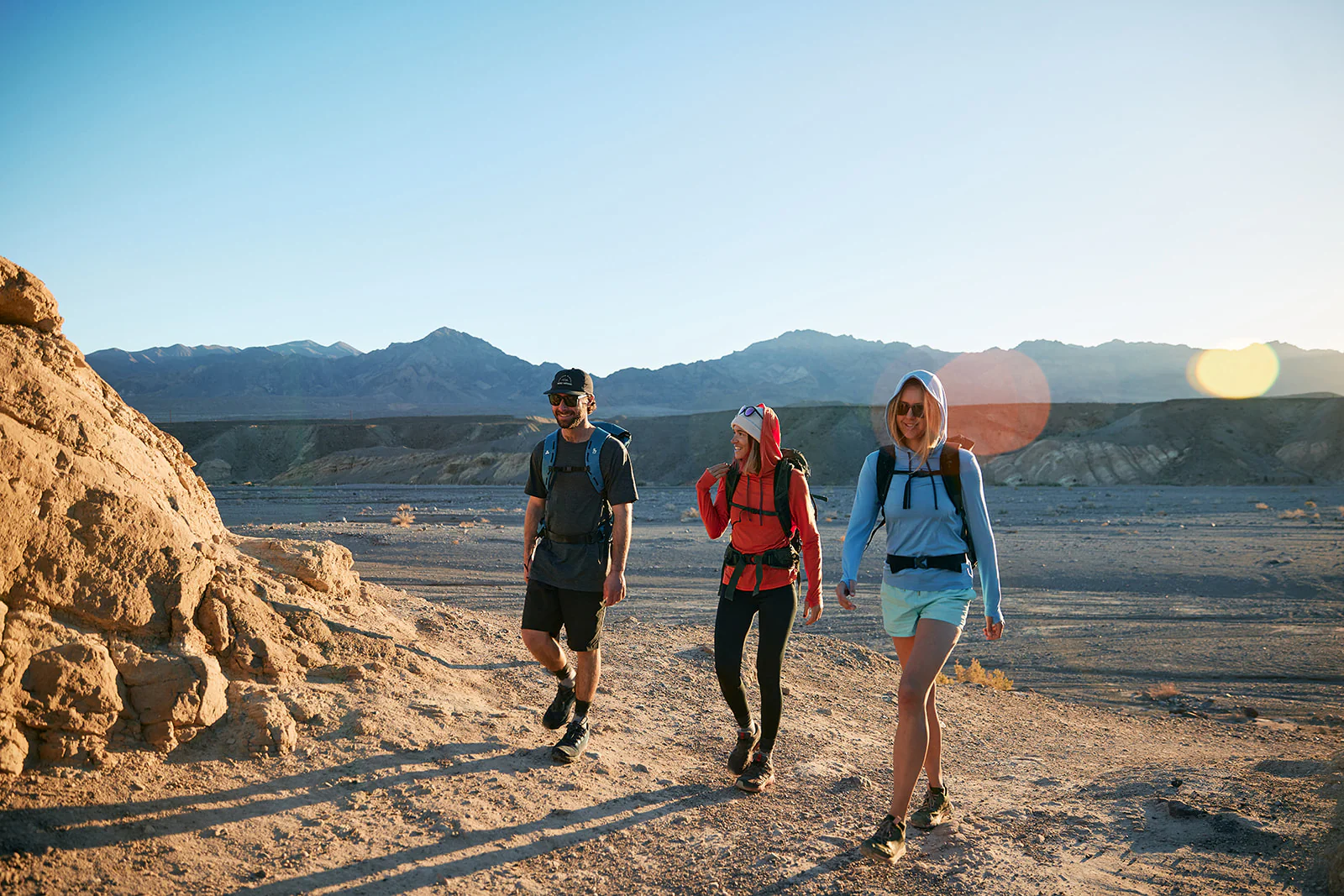 Lowan Sport 2 Lowan Sport -Lowan Sport Ridge Merino Wool Solstice Sun Hoodie Outdoor Clothing feaature